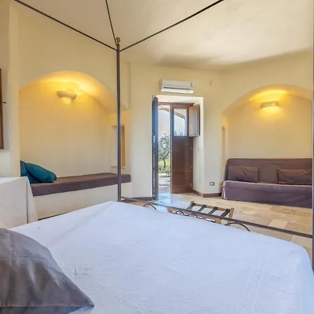 Relais Santa Maria Del Morige Apart Otel *